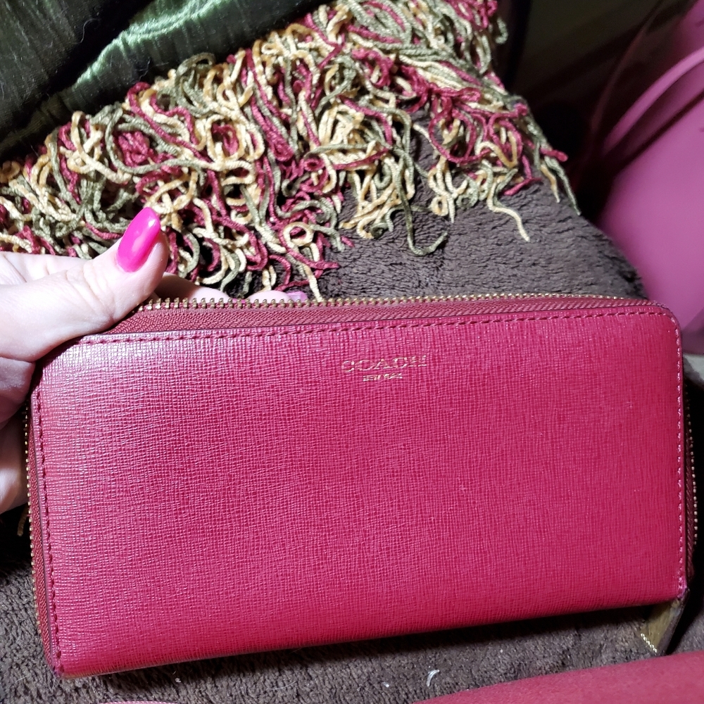 Coach wallet in dark red